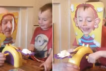 Cười vỡ bụng với trò hề của hai ông cháu 