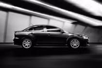 Vì sao Mitsubishi Lancer Evolution 2015 không hút khách?