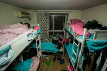 Nơi ở chen chúc của các cử nhân tìm việc ở TQ