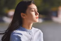 Nữ sinh Học viện Điện ảnh nổi tiếng vì quá xinh đẹp