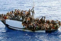 Chìm thuyền ngoài khơi Libya, hàng trăm người mất tích