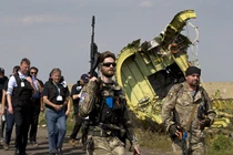 Buồng lái của máy bay MH17 bị cưa làm đôi