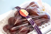 Hơn 100 triệu đồng mua chùm nho 30 quả