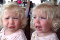 Bé gái khóc nức nở khi biết mẹ sắp sinh em trai