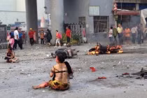 Nổ kinh hoàng ngoài cổng trường học ở Trung Quốc