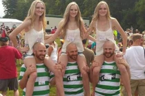 Hành động khó đỡ của gái trẻ khi hưng phấn