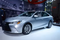 Toyota Camry 2015 chốt giá từ 490 triệu đồng