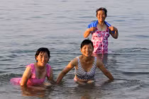 Dân Triều Tiên đi du lịch, nghỉ mát hè thế nào?