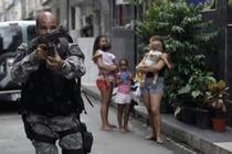 World Cup 2014: Cảnh sát Brazil truy quét băng đảng tại khu ổ chuột