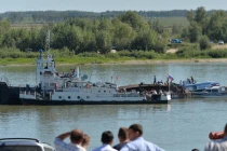 Tàu đâm sà lan trên sông Nga, 8 người chết