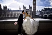 Các cặp đôi châu Á đua nhau sang Anh chụp ảnh cưới 