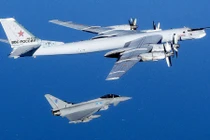 Chiến đấu cơ Anh chặn máy bay ném bom tầm xa Nga