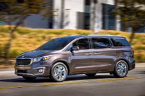Kia Sedona 8 chỗ ra mắt giá từ 550 triệu đồng