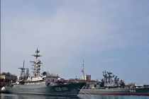 Tàu chiến Nga sẵn sàng sơ tán công dân khỏi Syria