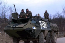 12 lính Phần Lan nhập viện sau tai nạn xe bọc thép đâm nhau 