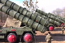 Mỹ sẽ trừng phạt nặng nề nếu Saudi Arabia mua S-400 của Nga?