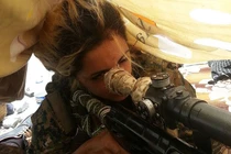 Điều phi thường của nữ "sát thủ" bắn tỉa - nỗi kinh hoàng với quân IS 