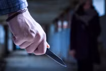 Pháp: Tấn công bằng dao, xiên thịt nướng... 10 người thương vong