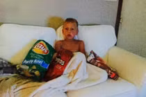 13 hành động của trẻ con khiến bố mẹ không biết nên cười hay khóc