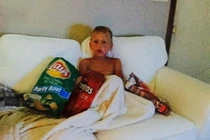 13 hành động của trẻ con khiến bố mẹ không biết nên cười hay khóc