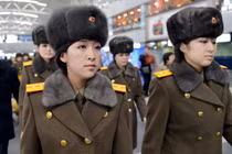 Vẻ đẹp lạnh lùng đầy cuốn hút của nữ binh sĩ Triều Tiên