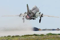 Phiến quân bắn hạ máy bay Su-22 của không quân Syria tại Idlib