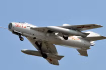 Trung Quốc dùng UAV J-6 tuần tra khu vực phòng không