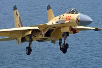 Trung Quốc “điều chế” J-15 thành máy bay tiếp dầu?