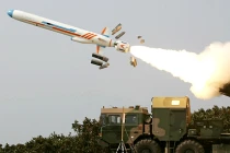 YJ-12: “lưỡi hái tử thần” diệt tàu sân bay Mỹ