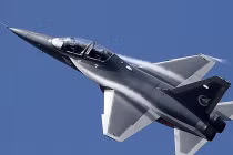 Máy bay huấn luyện L-15 Trung Quốc mạnh ngang Su-25?