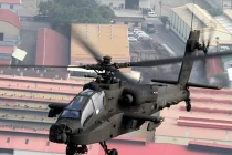 Trung Quốc “bực tức” việc Mỹ bán AH-64E cho Đài Loan