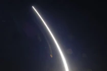 Ảnh đẹp tên lửa đạn đạo Mỹ rời bệ phóng