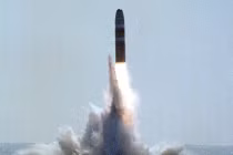 10 ngày, Trung Quốc bắn 2 tên lửa đạn đạo “nạt” Mỹ