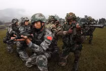Binh lính Trung, Ấn “tay trong tay” tập trận