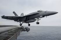 Xem tàu sân bay Mỹ tập trận trên Biển Đông