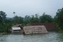 Kinh hoàng bố giết hại 2 con trong đêm mưa lũ