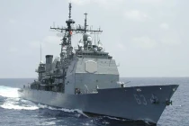 Tàu chiến Mỹ, Trung suýt đụng nhau trên Biển Đông