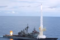 Lai lịch tàu chiến Mỹ suýt húc tàu Trung Quốc