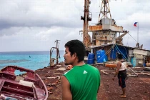 Cận cảnh tàu chiến đổ nát của Philippines ở Bãi Cỏ Mây 