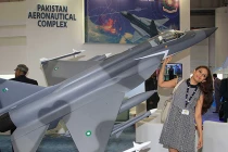 “Lạ mắt” mô hình vũ khí tinh xảo ở triển lãm Dubai 