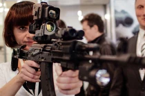 Nhà sản xuất khẩu AK bán thêm nhiều loại súng