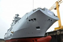 Cận cảnh quá trình “đẻ” tàu đổ bộ lớn nhất Nga