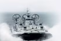 Siêu tàu đổ bộ đệm khí TQ chạy thử trên Biển Đông?