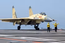 Tiêm kích J-15, TSB Liêu Ninh bắt đầu “khuấy động” Biển Đông