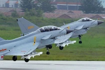 Trung Quốc “huyên hoang” J-10B mạnh hơn F-15J Nhật Bản