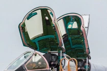 Tận mắt buồng lái tiêm kích nhanh nhất thế giới