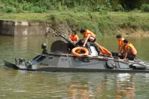 Xe bọc thép nào giúp dân chống siêu bão Haiyan?