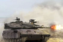 Xe tăng Israel suýt bắn nhầm “quân mình”