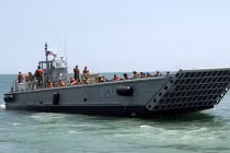 Hải quân Việt Nam cải tiến tàu đổ bộ Mỹ 