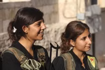 Ngắm “bóng hồng” của quân nổi dậy Syria